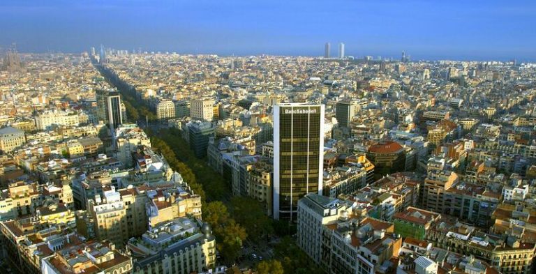 Hines compra la torre del Banco Sabadell en Barcelona por 90 millones