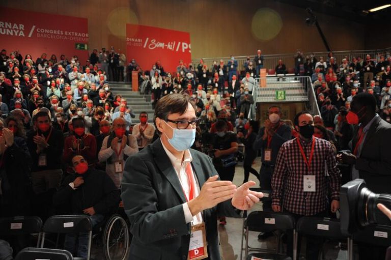 El PSC homenajea a Tarradellas, Reventós, Obiols, Solé Tura, Casares, Lluch y Chacón