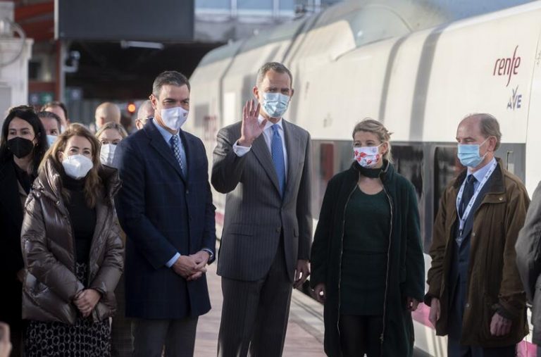 Raquel Sánchez defiende que el AVE a Galicia salda una deuda histórica