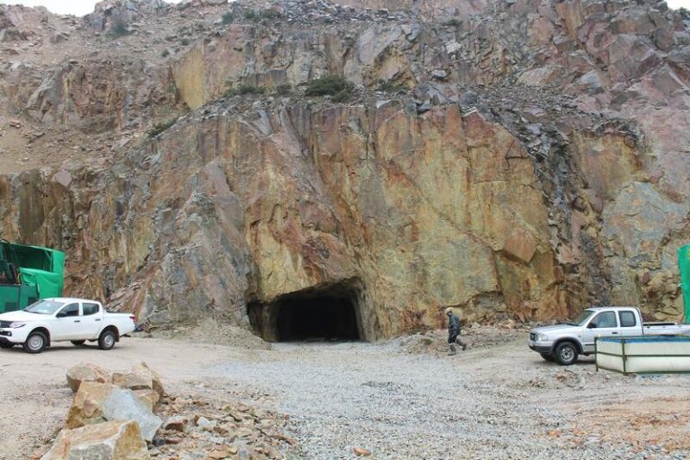 Podemos propone cambiar la Ley de Minas 