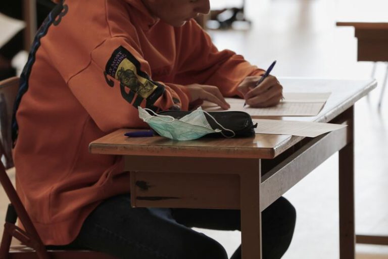 Madrid registra 743 casos asociados a 96 brotes, la mayoría en centros educativos