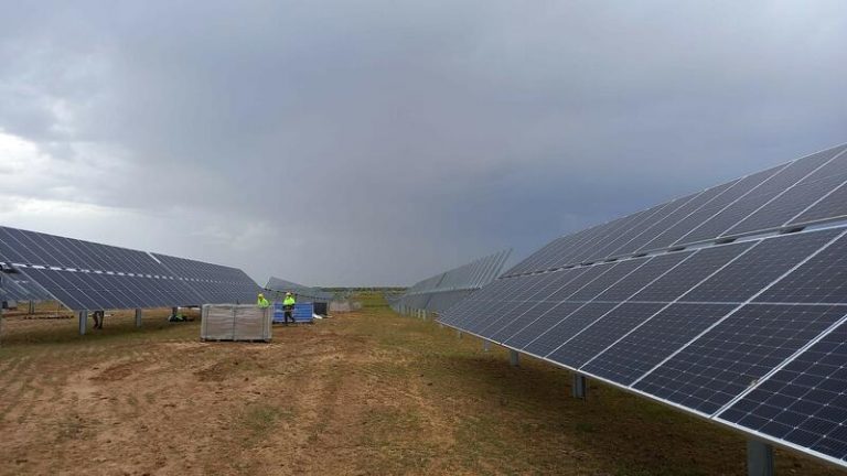 Endesa pone en marcha tres plantas solares en Extremadura