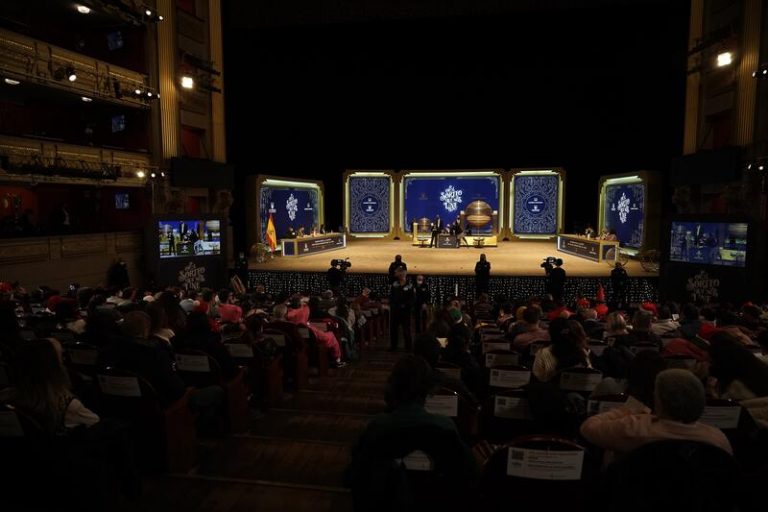 La lotera de Valencia que ha repartido una serie del cuarto premio vendió el número en agosto