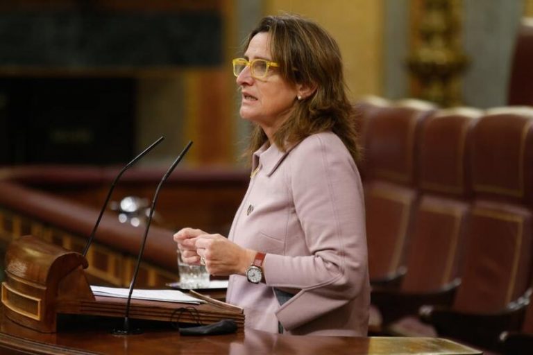 Ribera atribuye el nuevo récord de la luz a la mayor demanda de Francia por el cierre de sus nucleares