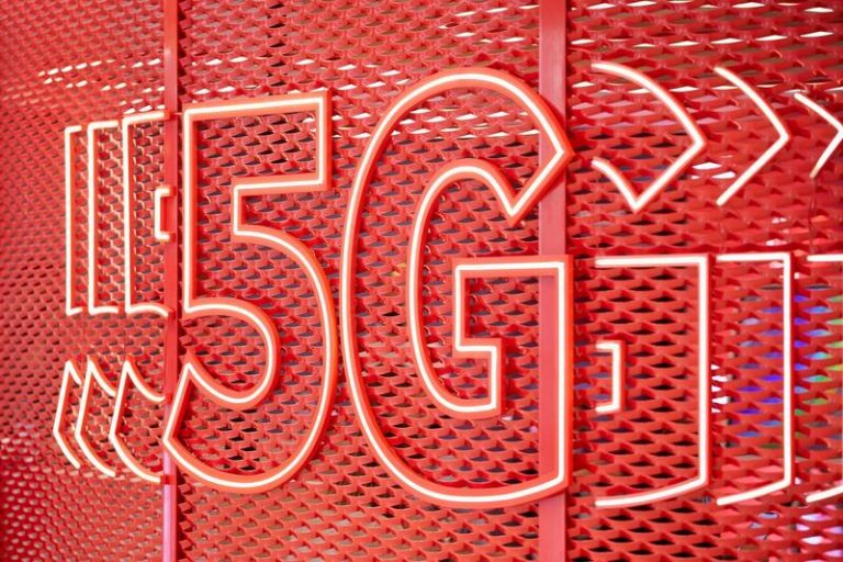 El Gobierno publica una consulta para determinar el formato de la última subasta del 5G