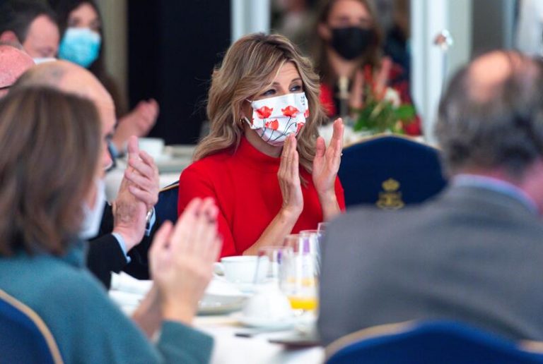 Díaz agradece a los agentes sociales el 