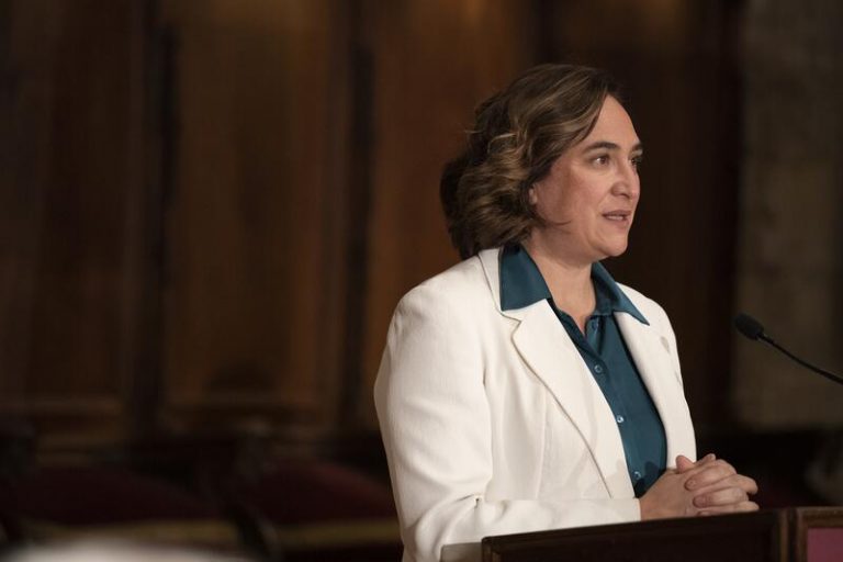 Colau pregunta a la Generalitat si los municipios podrán celebrar cabalgatas de Reyes