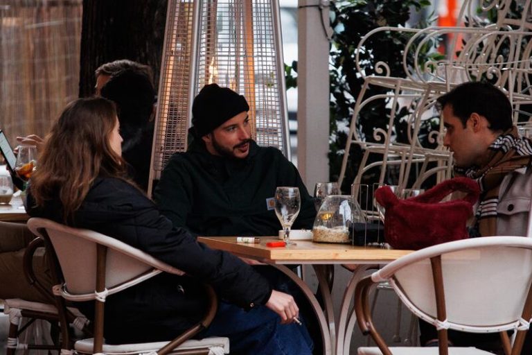 La variante ómicron ya es la dominante en Madrid y Canarias