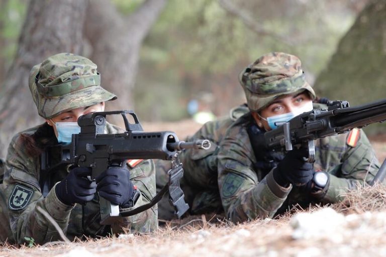 La CNMC inicia expediente sancionador contra varias empresas por manipular licitaciones de material militar