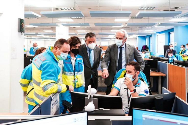 Madrid enviará un SMS informando de la tramitación de la baja laboral a personas que tengan autotest positivo