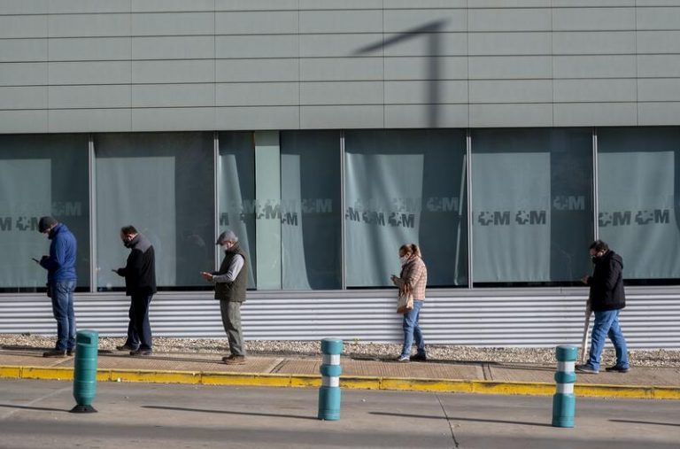 Ómicron, la variante que podría llevarnos a la inmunidad de rebaño