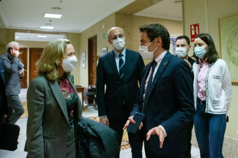 El PSOE propone para las 'telecos' un punto de acceso centralizado que facilite el pago de impuestos locales