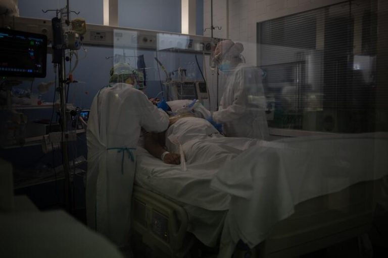 Cataluña registra 25.075 casos y 28 muertes en las últimas 24 horas