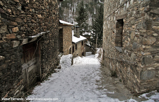 Comer y dormir en este pueblo único de España