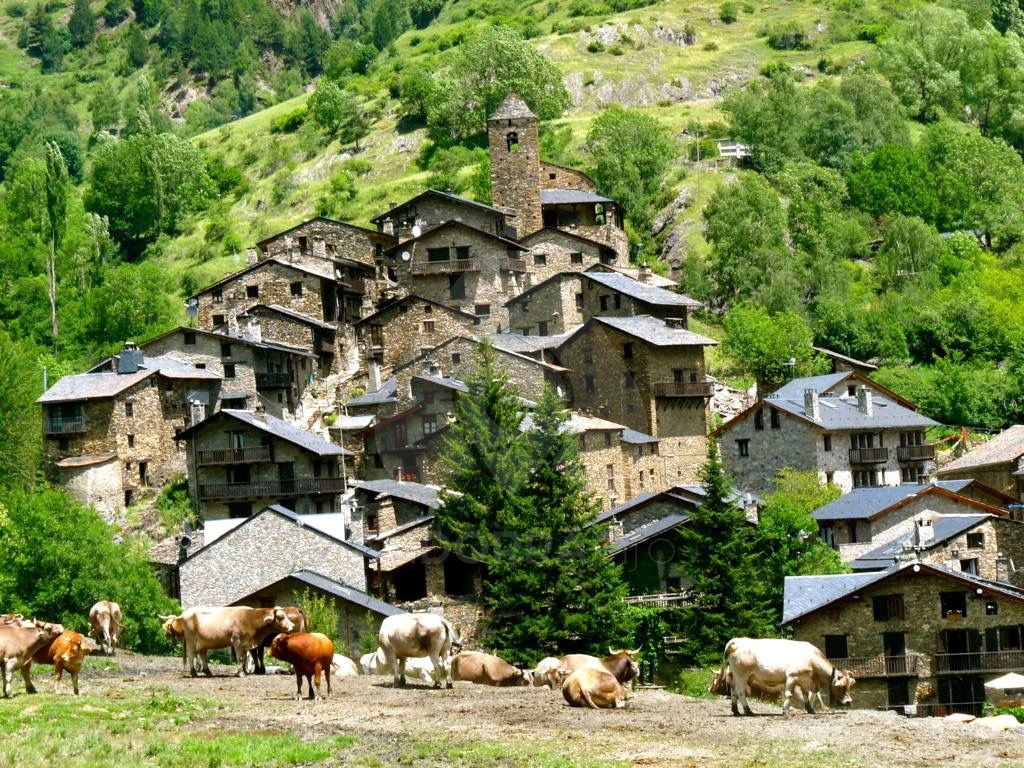 ¿Por qué visitar Os de Civís en España?