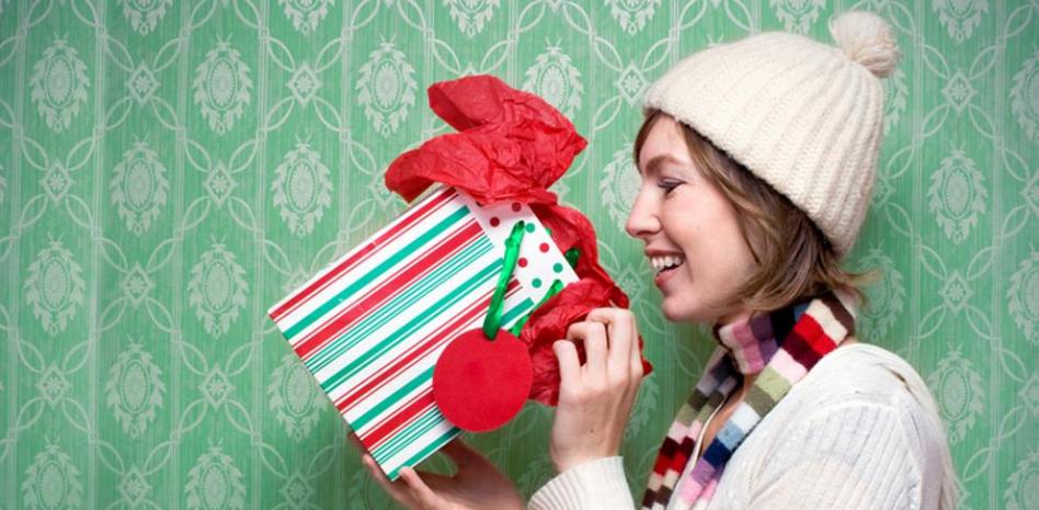 Amigo invisible: 10 ideas de regalos con los que acertar seguro 30 Una pulsera de oro con su equipo de fútbol favorito o nombre