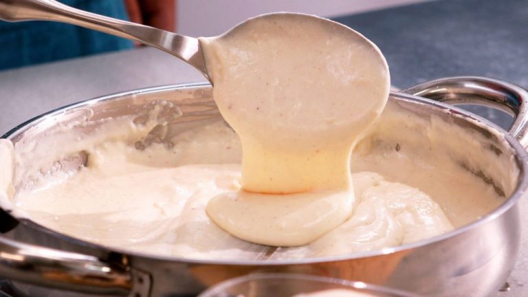 Bechamel: cómo añadir los ingredientes para que no tenga grumos