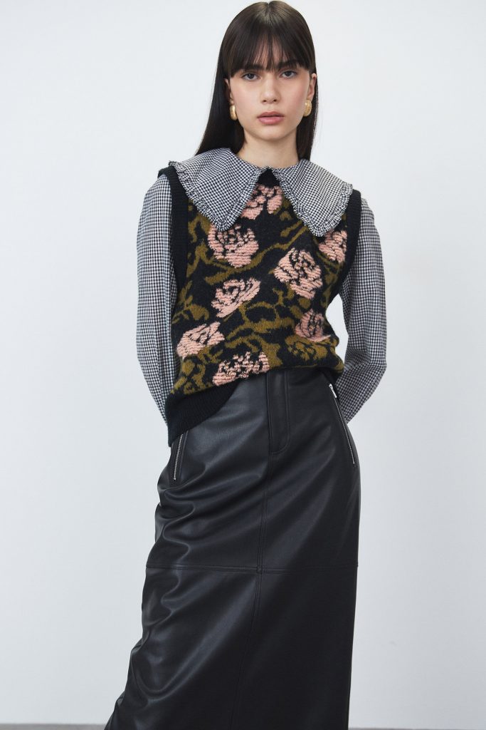 Este bolso de Sfera es más moderno que los de Desigual y vale la mitad 28 Este bolso de Sfera es más moderno que los de Desigual y vale la mitad