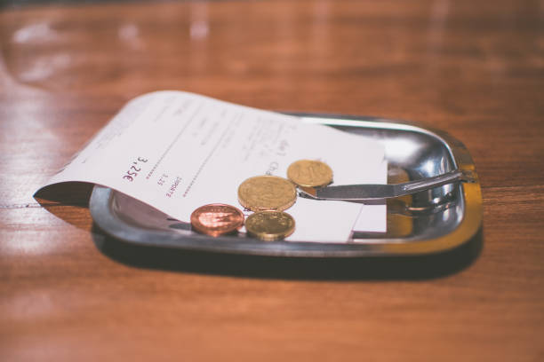 Las cinco cosas que nunca te pueden cobrar en un bar o restaurante