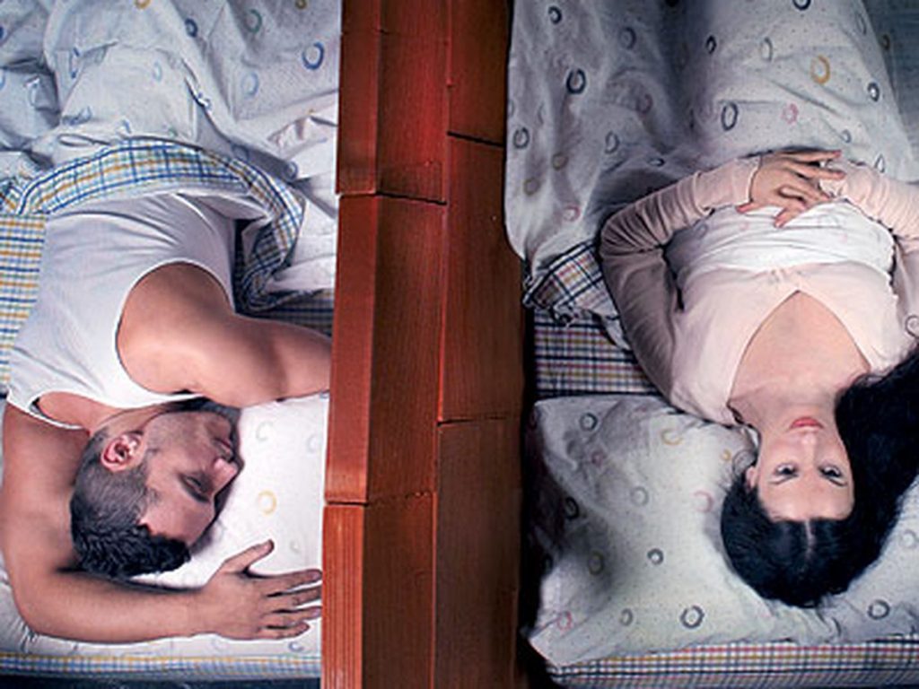 Dormir en pareja o separados
