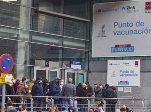 El ECDC alerta de que ómicron podría causar más de la mitad de las infecciones por Covid-19 en próximos meses