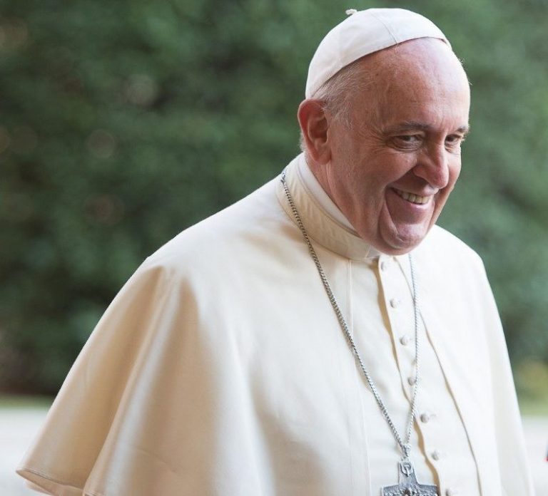 El Papa viaja a Grecia y Chipre para tocar las 