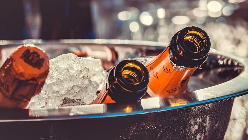 ¿Cántos litros de alcohol consume un adulto promedio en España?