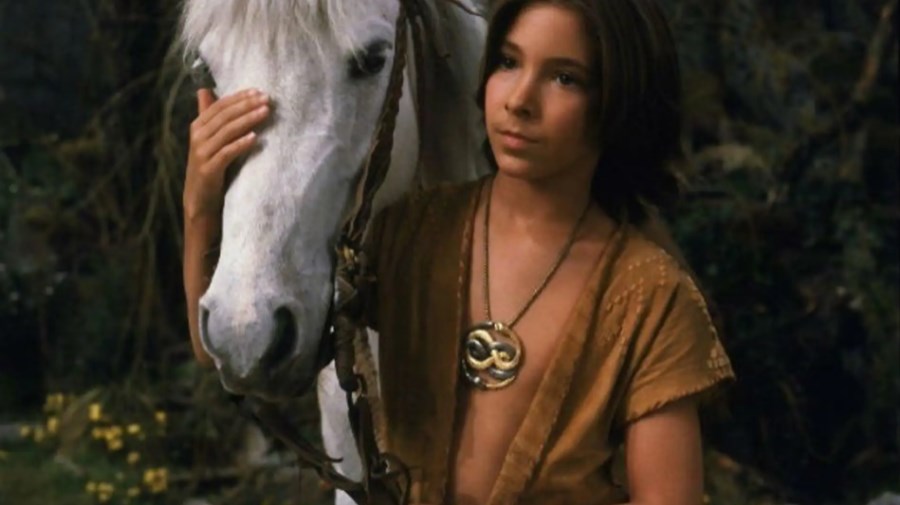 Esta es la playa española que sale en La historia interminable 14 ¿Cuáles son los personajes y la trama de La historia interminable la película?