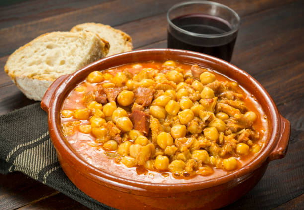 Callos con garbanzos: la receta de Chicote para entrar en calor