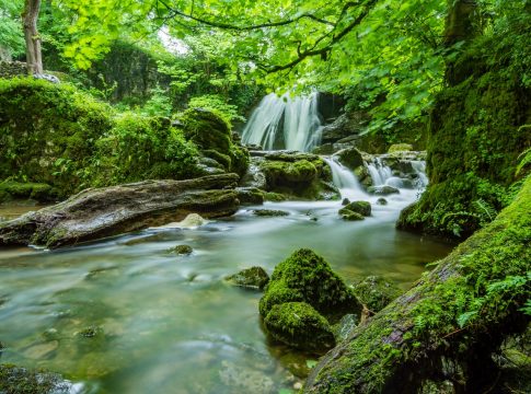 Las cascadas de España más bonitas en invierno Las cascadas de España más bonitas en invierno