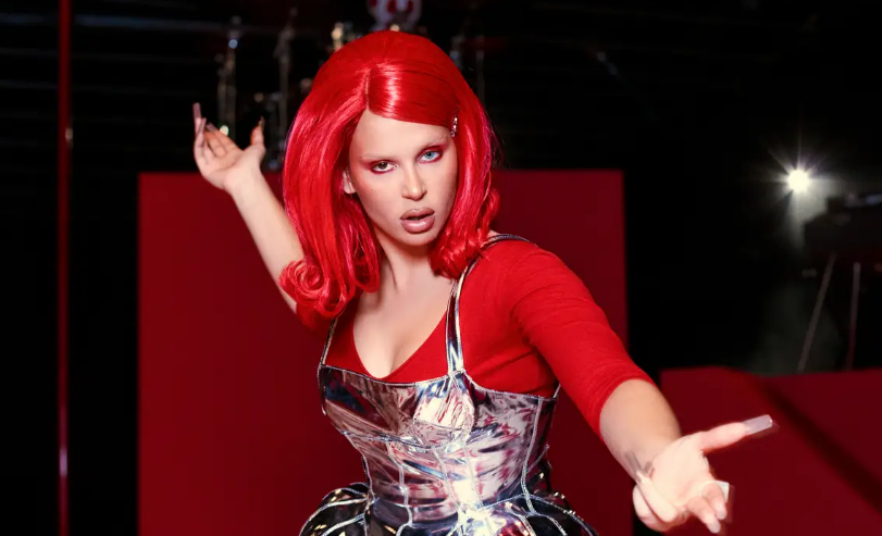 Nathy Peluso y su versión de 'Vivir así es morir de amor' 2 Nathy Peluso Vivir asi es morir de amor 2