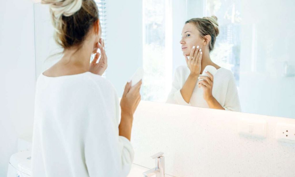 ¿Un bulto en el cuello se puede deber a la artritis reumatoide?