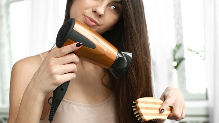 Usos alternativos del secador más allá del pelo