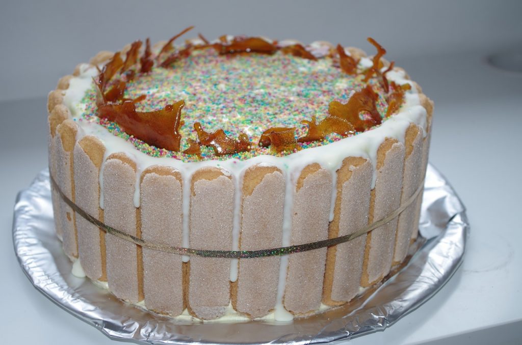 Tarta de galletas y coco: cómo montarla y que no se caiga