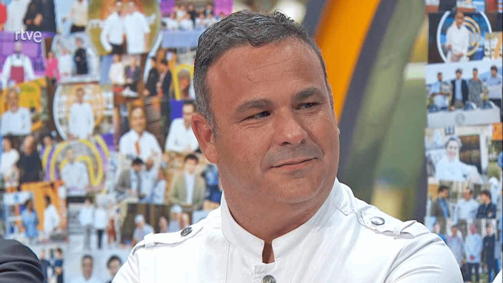 La exquisita receta de Corvina, Morcilla de Arroz, Ali-Oli de Pera y Fideos de Chocos por Ángel León 1 angel leon