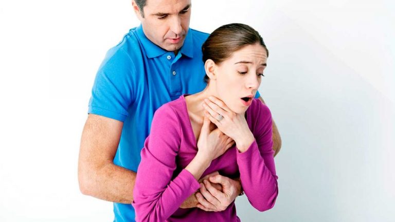 Qué hacer ante un atragantamiento