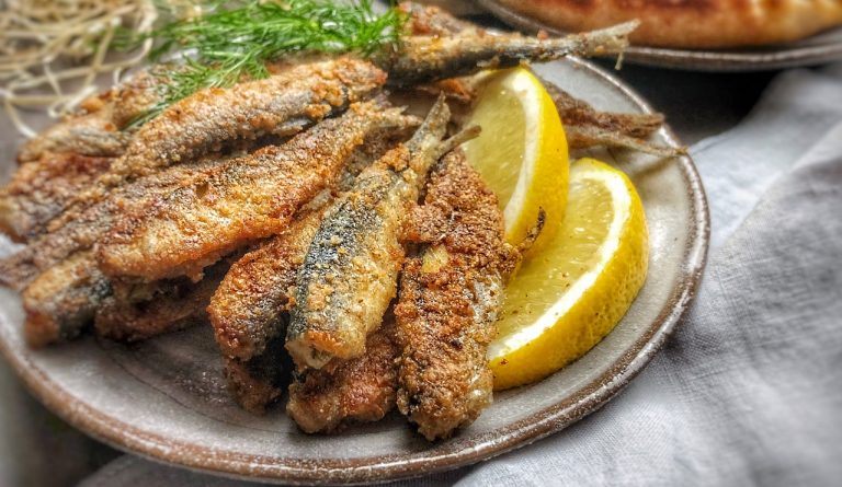 Pescaíto frito: así se debe freír para que quede en su punto