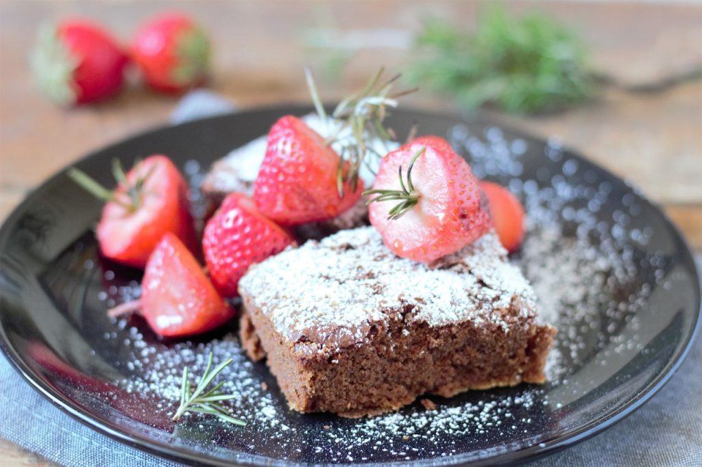 Cómo hacer rápido un brownie sin usar el horno 36 con fresas