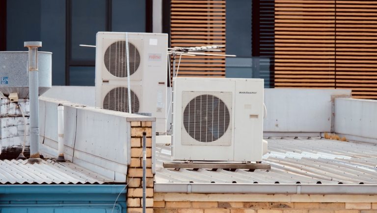 Aspectos a tener en cuenta al contratar trabajos verticales y de climatización