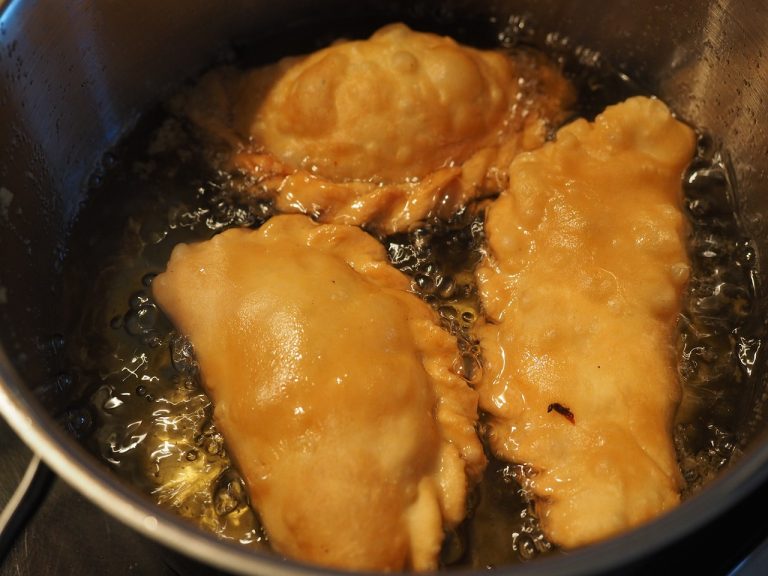 Empanadillas de atún: el truco para que no se te abran al freírlas
