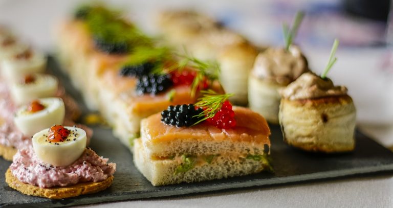 10 canapés de Navidad que puedes hacer por menos de 5 euros