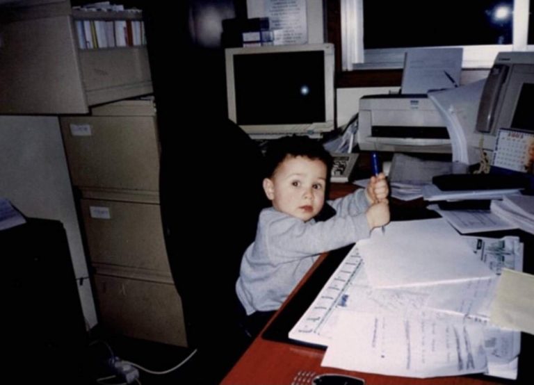El joven emprendedor, Guille Bouzas, está dominando el Marketing de Contenidos