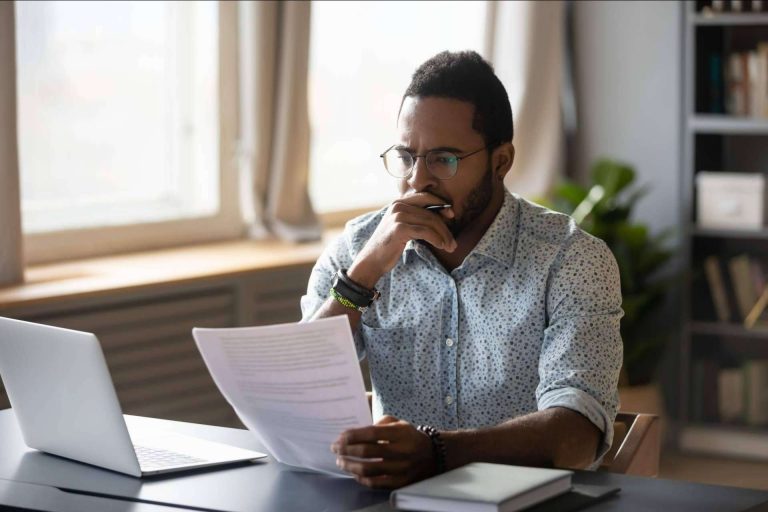 Defender el derecho al honor con la ayuda de Bufete-RA, indemnización por estar en lista de morosos