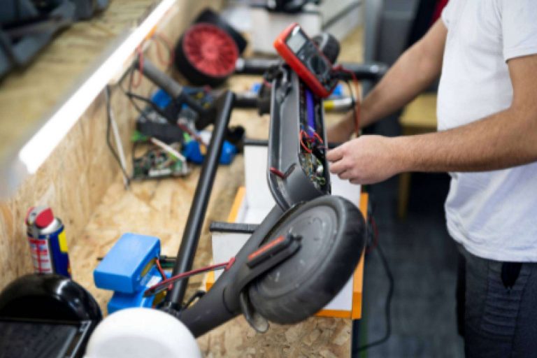 El taller de reparación de patinetes eléctricos en Madrid, HTO Urban Mobility