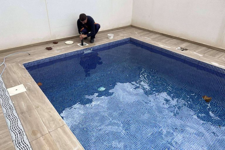 Los profesionales de TELEFUGA localizan y reparan las fugas agua piscinas