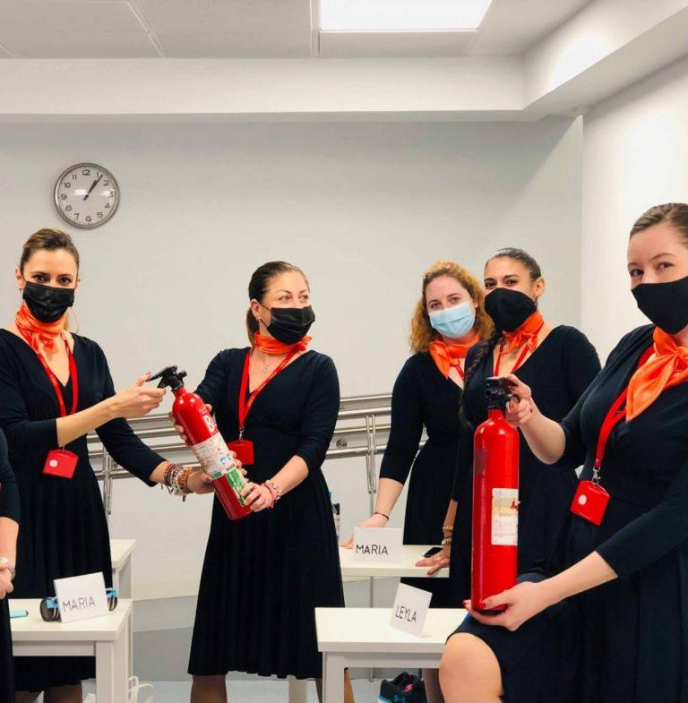 El curso de azafata de vuelo de Bravo19 en toda España