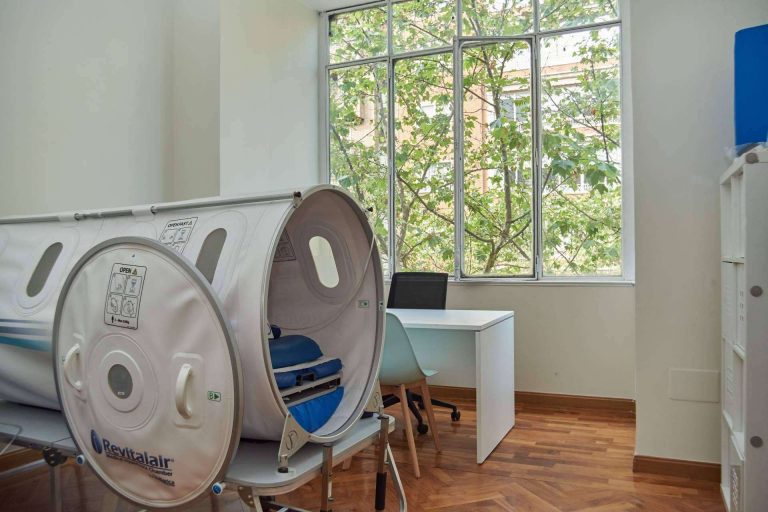 ¿Para qué sirve la cámara hiperbárica? Las ventajas de Oxygenate para mejorar la condición física