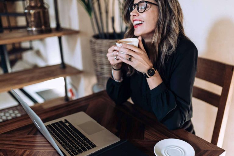 Syra Coffee habla sobre la diferencia entre el café de especialidad y el café comercial