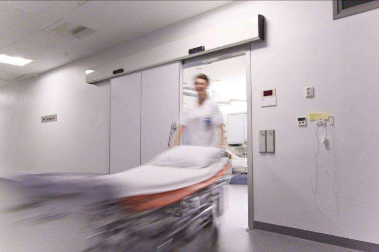 Las puertas herméticas correderas de la empresa ASSA ABLOY