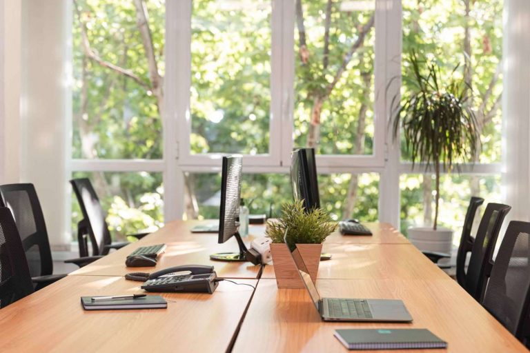 Las salas de reuniones equipadas en Madrid de OXYGEN Workspace son una alternativa a las oficinas